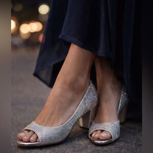 Touch Ups by Benjamin Walk Silver Glitter Peep Toe Heels Size 9.5W Evening Shoes